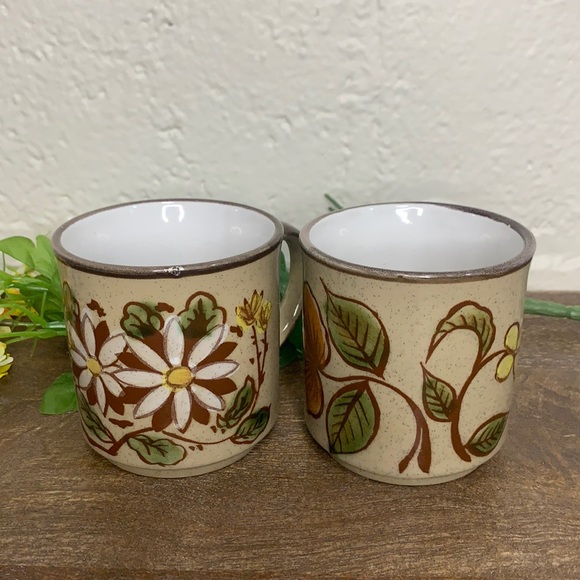 VTG Rustic Brown Speckled Floral Stoneware Mugs